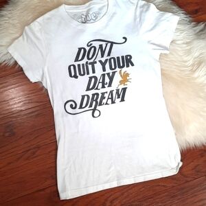 Doe Graphic Fitted Tshirt